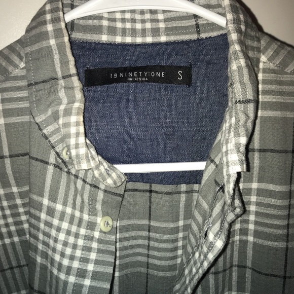 Casual fitted button up - Picture 2 of 3